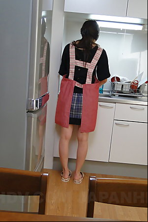 Mizuho Yamashiro sucks cock and has hairy