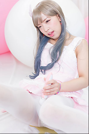 Ena Nishino Squirts With Excitement